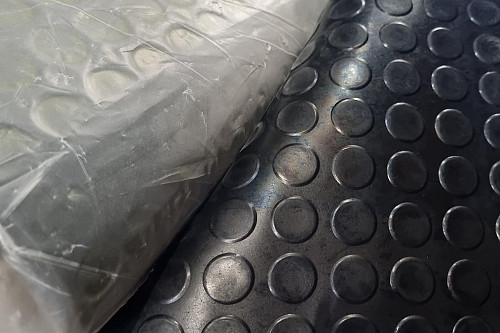 Дорожка автомобильная "пятачок" (толщ. 3 мм, 1х 5 м, вес 20.5 кг) HIMPT | Кирелис